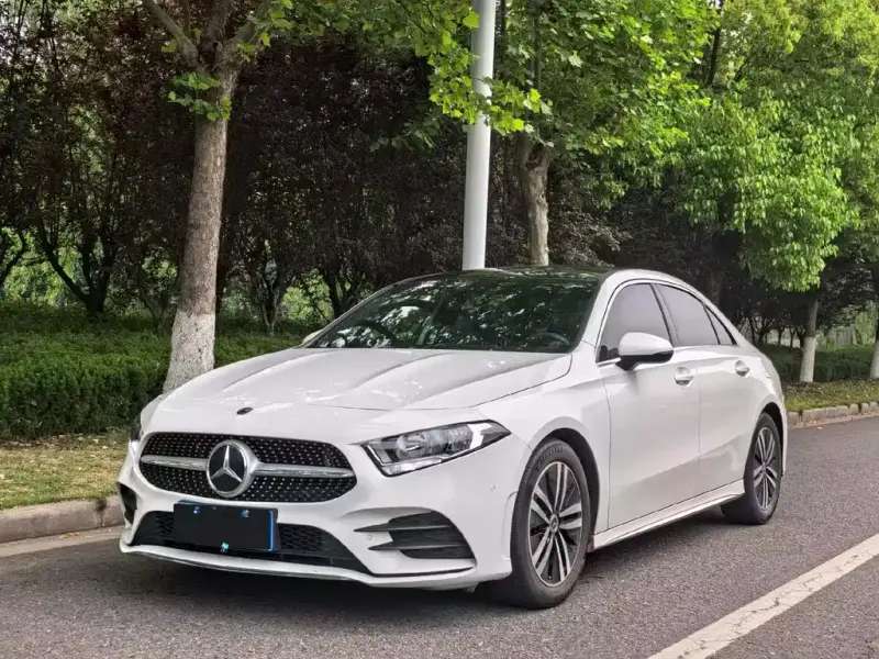 Mercedes-Benz A-Class, 2019 — фото 1