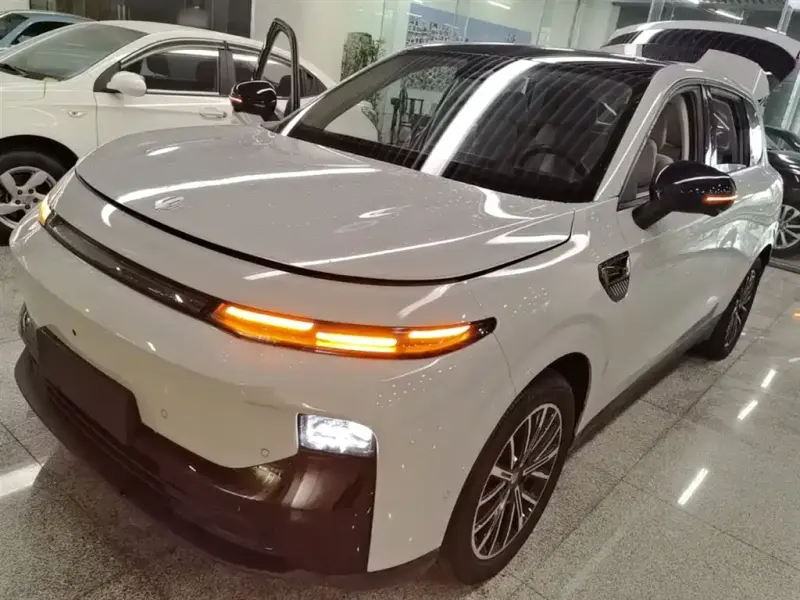 Leapmotor B10, 2025