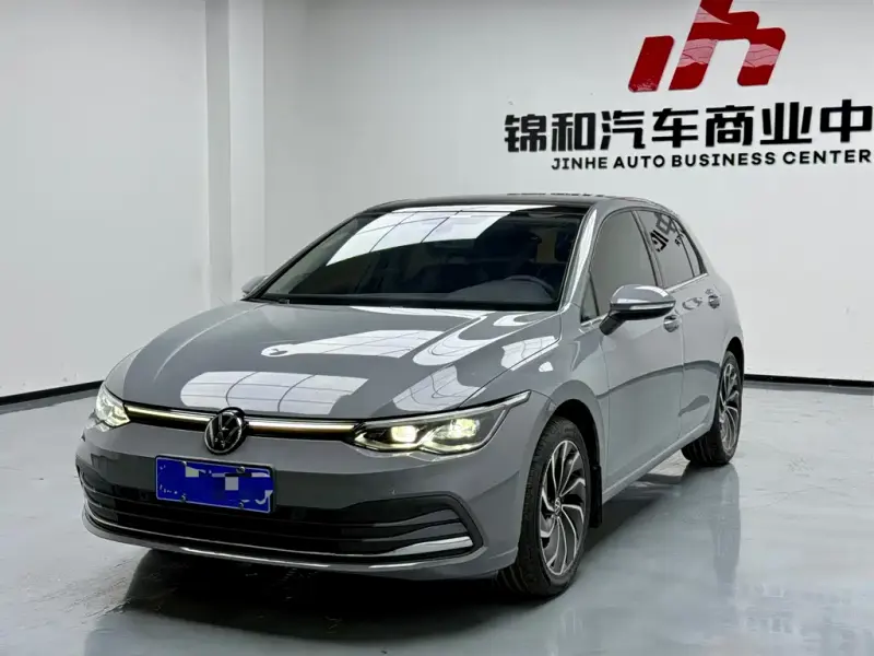 Volkswagen Golf, 2023