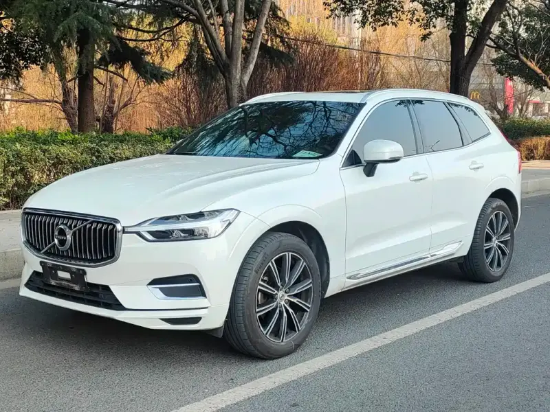 Volvo XC60, 2020 — фото 1