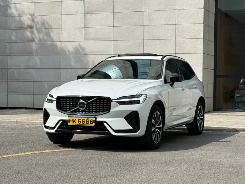 Volvo XC60, 2022 — фото 1
