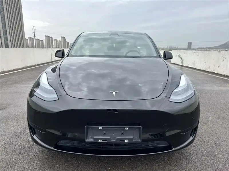 Tesla Model Y, 2023