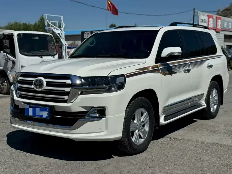 Toyota Land Cruiser, 2011