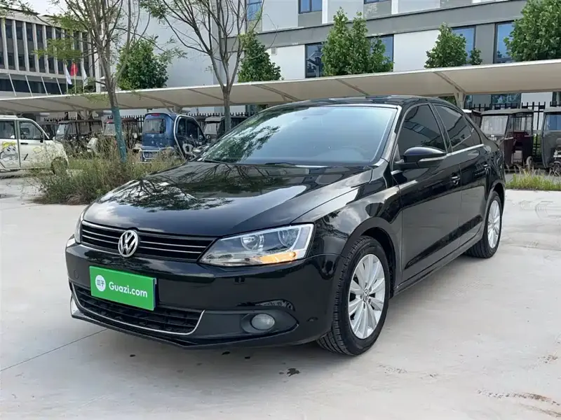 Volkswagen Sagitar, 2015