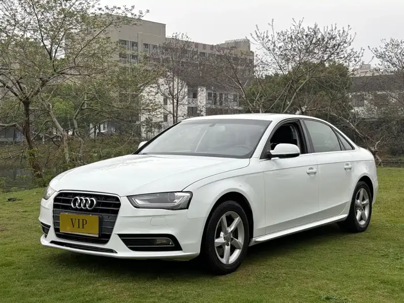 Audi A4L, 2015 — фото 1