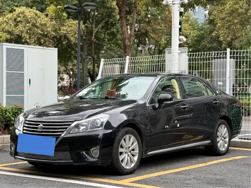 Toyota Crown, 2014 — фото 1