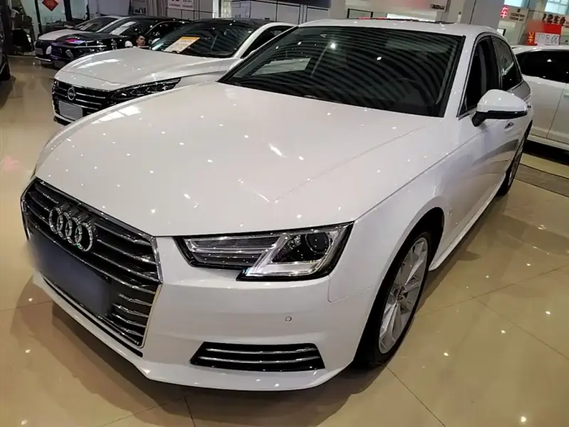Audi A4L, 2018 — фото 1