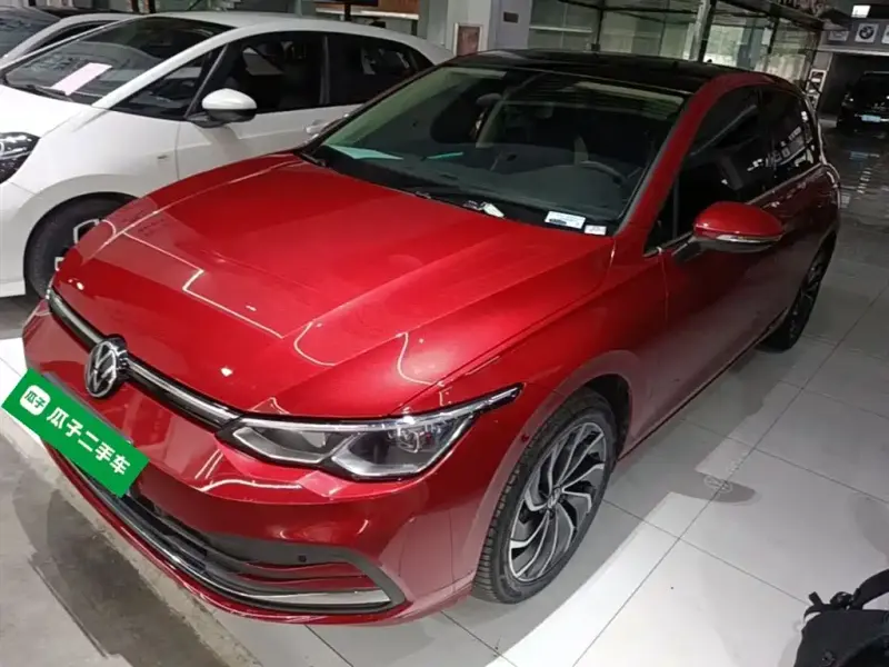 Volkswagen Golf, 2024