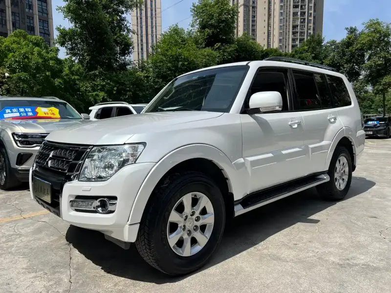 Mitsubishi Pajero (Import), 2020