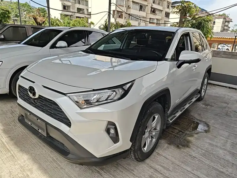 Toyota RAV4, 2023