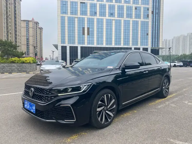 Volkswagen Passat, 2022
