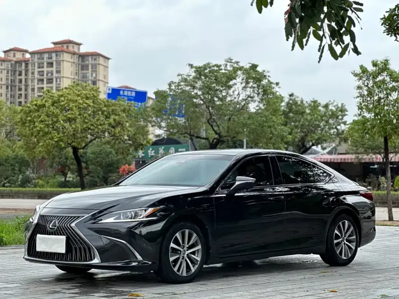 Lexus ES, 2019