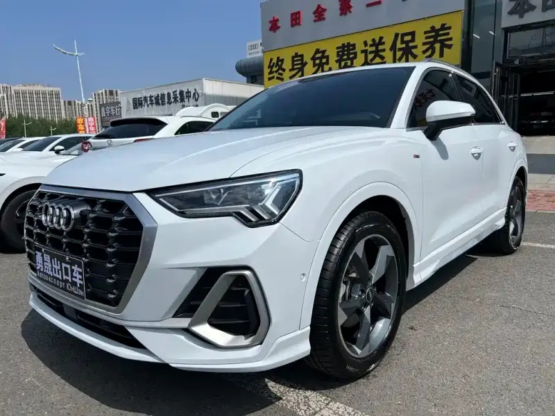Audi Q3, 2022