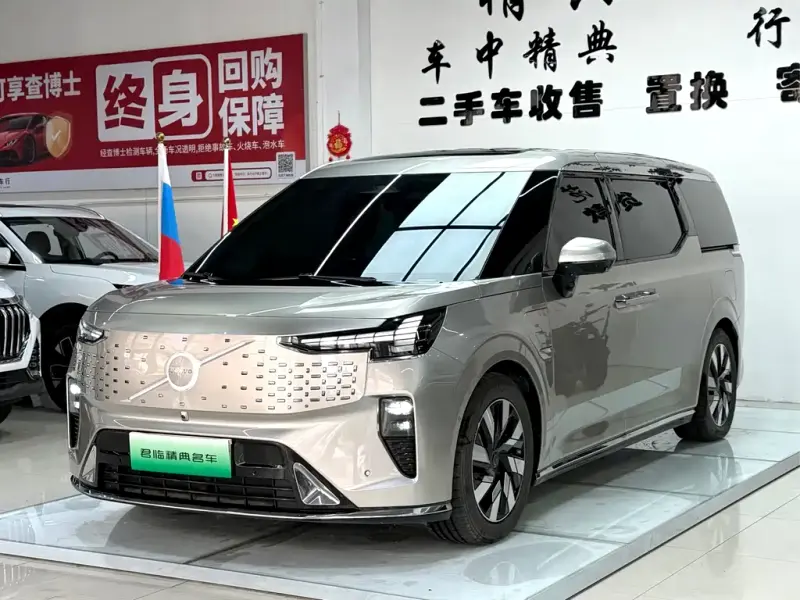 Volvo EM90, 2024