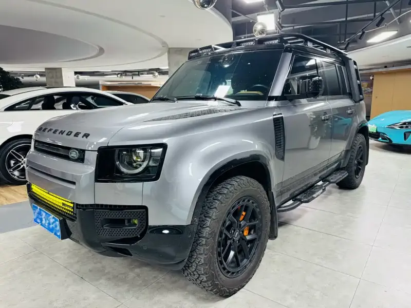 Land Rover Defender, 2023