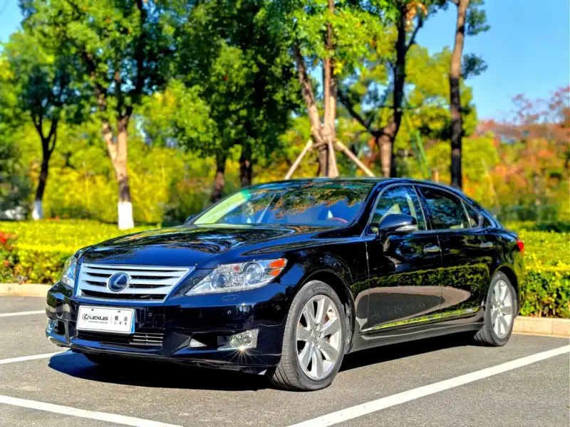 Lexus LS, 2011