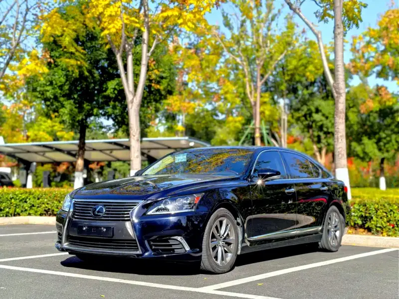 Lexus LS, 2015