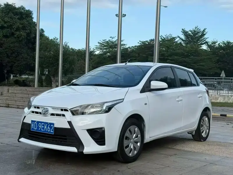 Toyota Yaris L, 2014 — фото 1