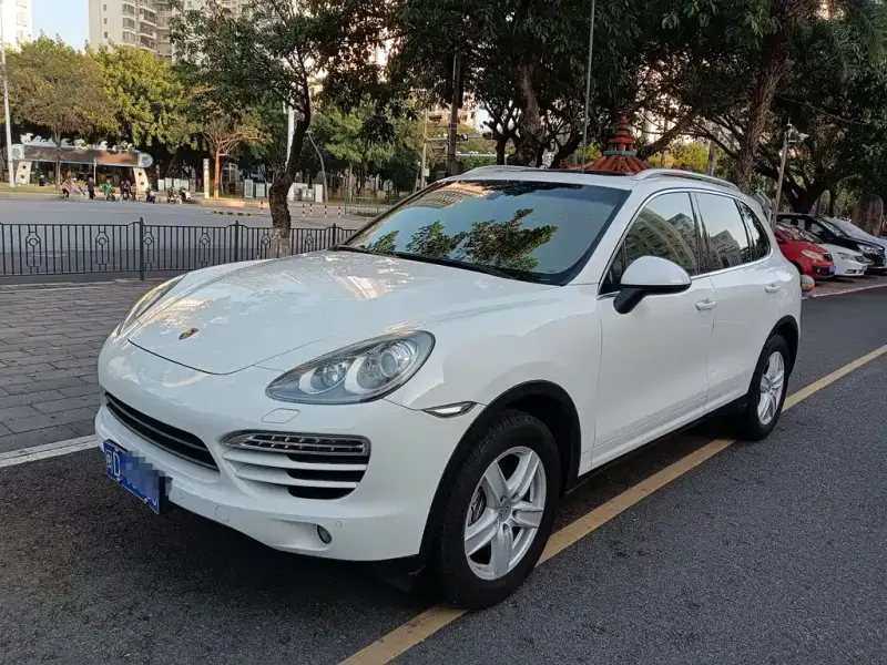 Porsche Cayenne, 2012