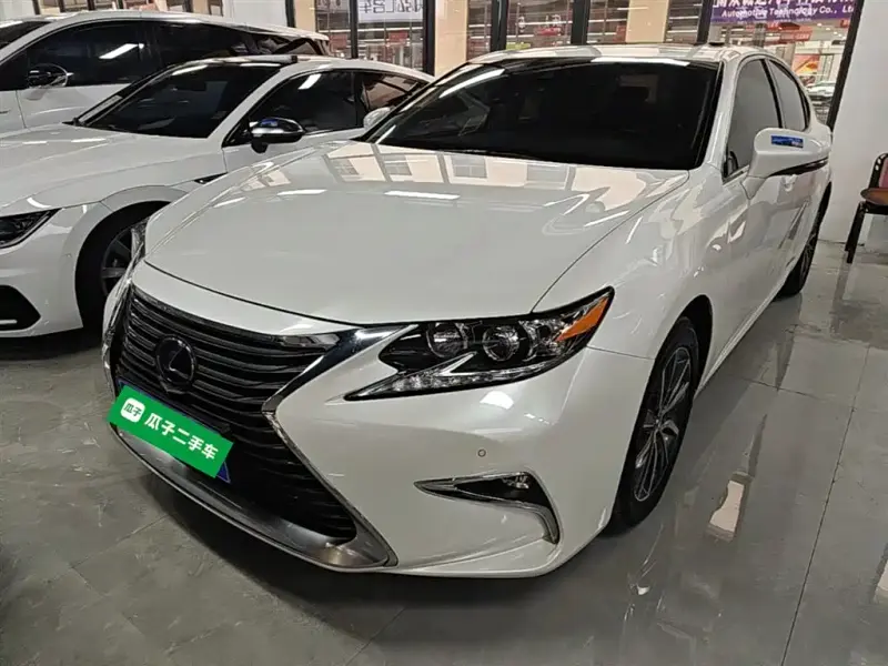 Lexus ES, 2018