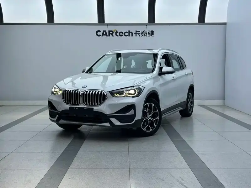 BMW X1, 2022 — фото 1