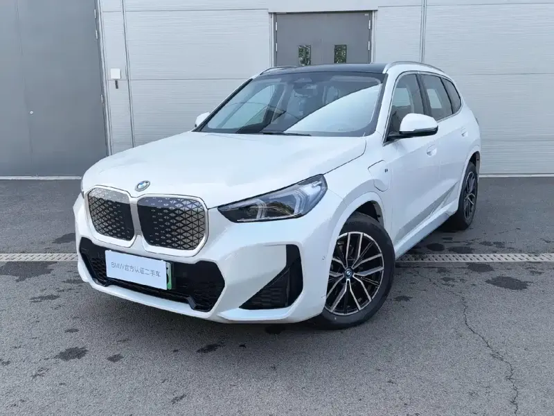 BMW iX1, 2025