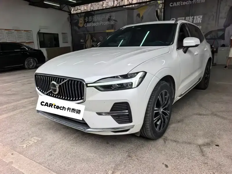 Volvo XC60, 2022 — фото 1