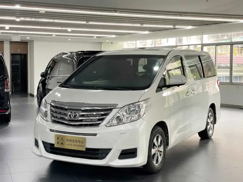 Toyota Alphard, 2015