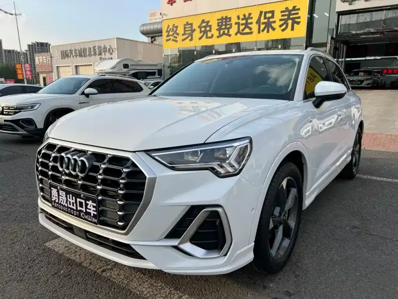 Audi Q3, 2022