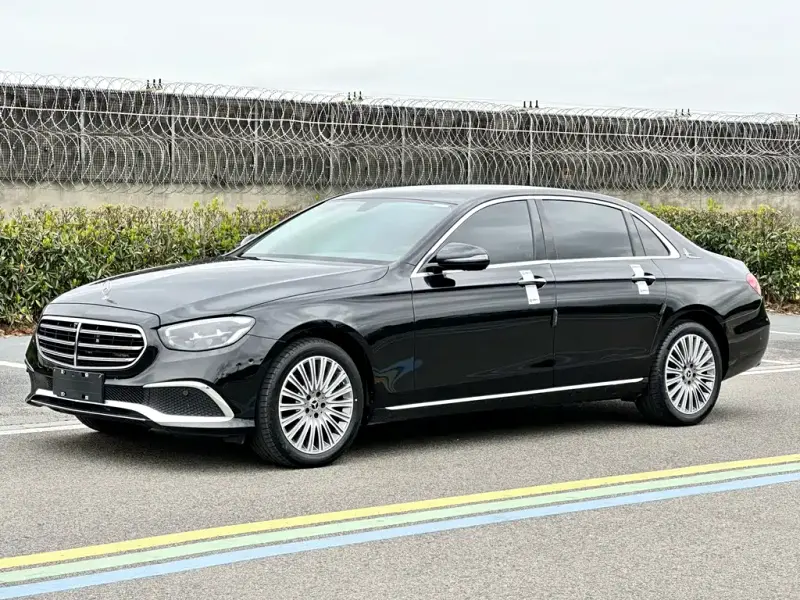 Mercedes-Benz E-Class, 2023 — фото 1