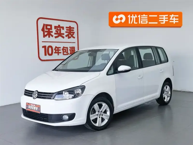 Volkswagen Touran, 2015 — фото 1