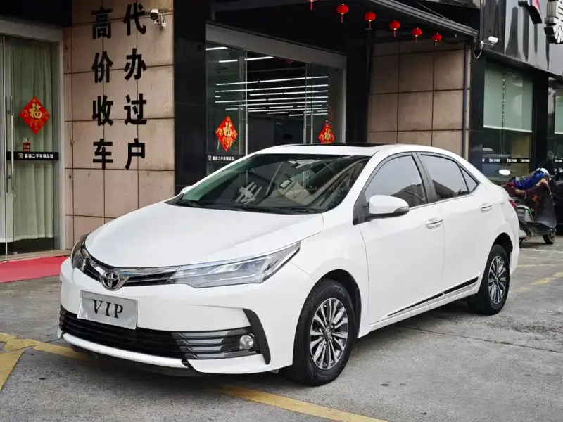 Toyota Corolla, 2018 — фото 1