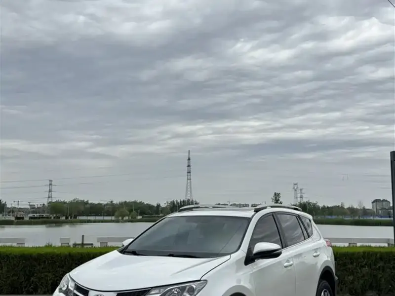 Toyota RAV4, 2015