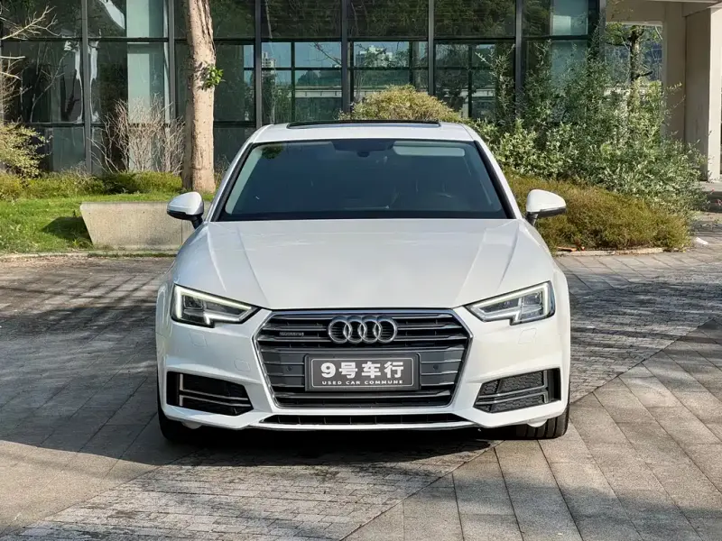 Audi A4L, 2017 — фото 1