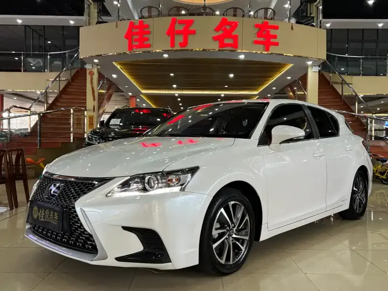 Lexus CT, 2017