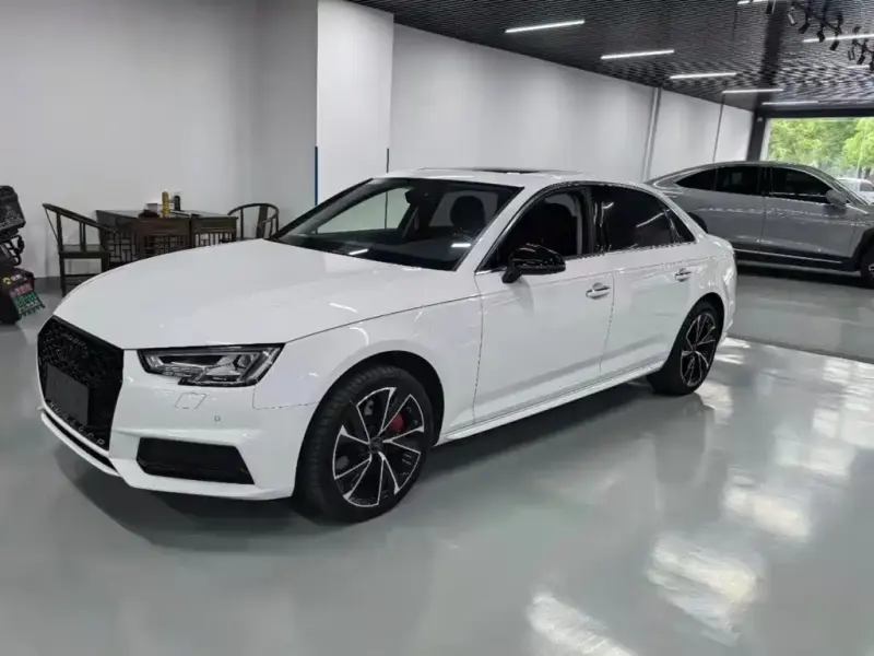 Audi A4L, 2018 — фото 1