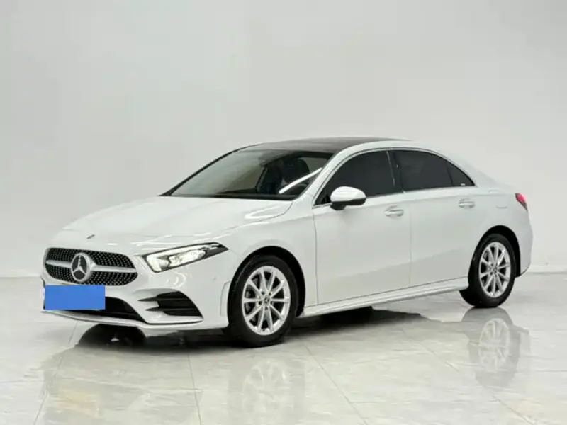 Mercedes-Benz A-Class, 2020 — фото 1
