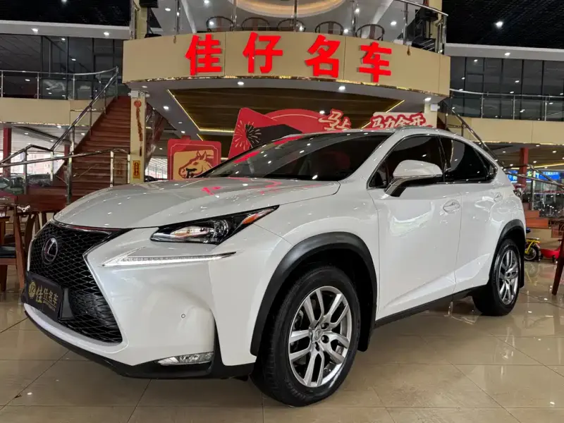 Lexus NX, 2017