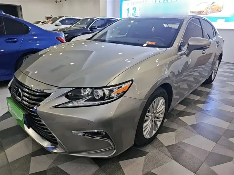 Lexus ES, 2017