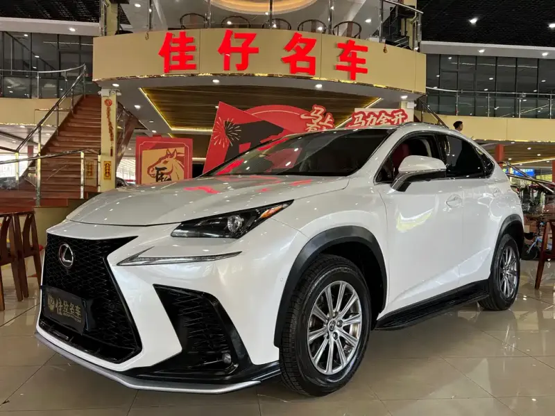 Lexus NX, 2019