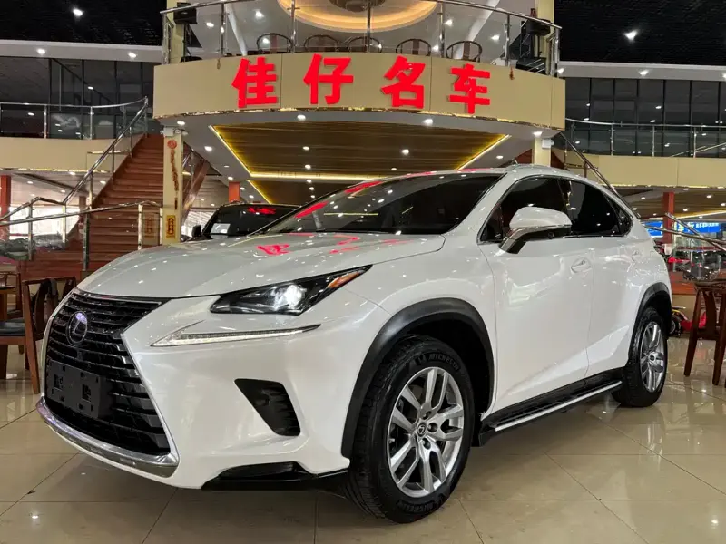 Lexus NX, 2018