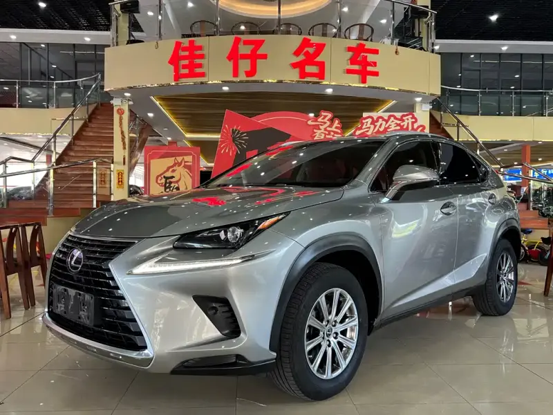 Lexus NX, 2017