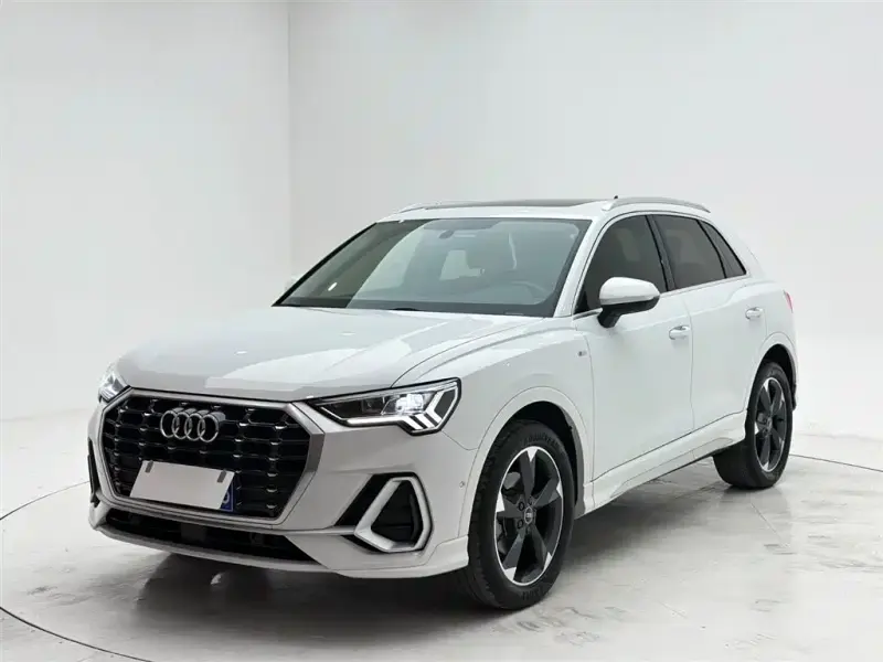 Audi Q3, 2022