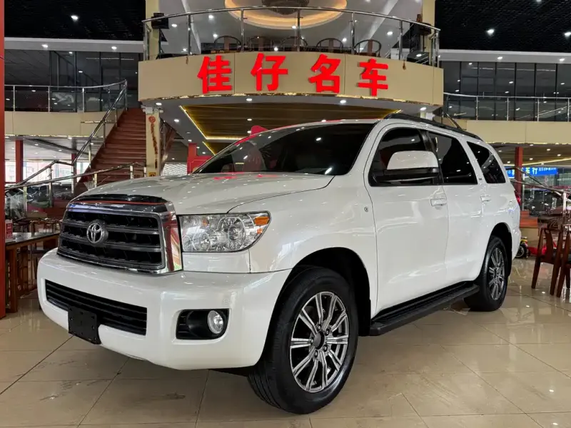 Toyota Sequoia, 2016