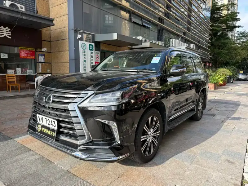 Lexus LX, 2022