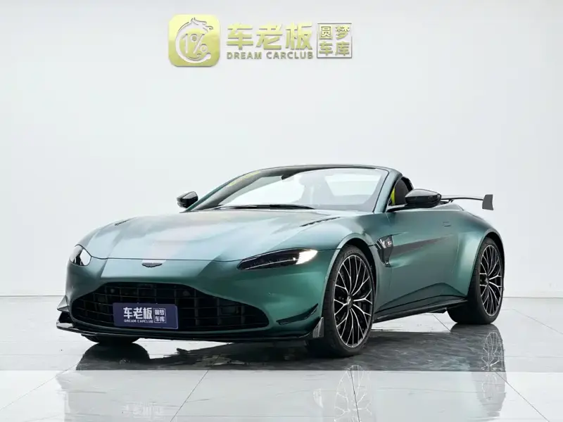 Aston Martin V8 Vantage, 2022 — фото 1