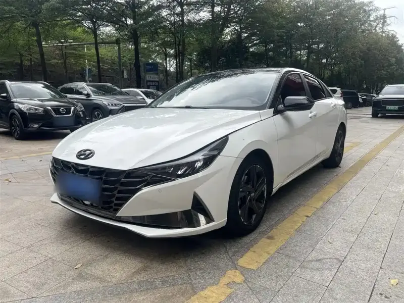 Hyundai Elantra, 2022