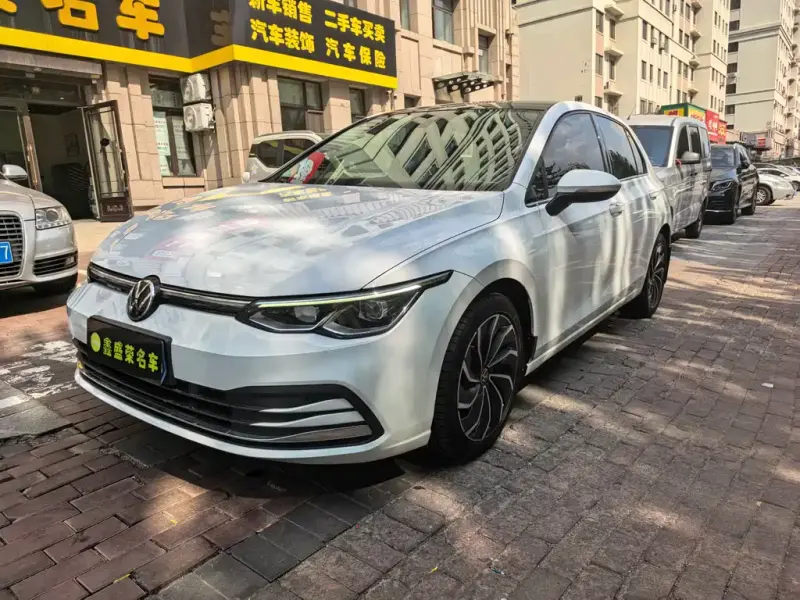 Volkswagen Golf, 2021