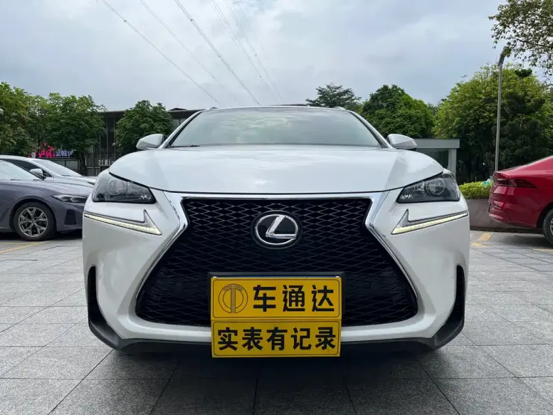 Lexus NX, 2015