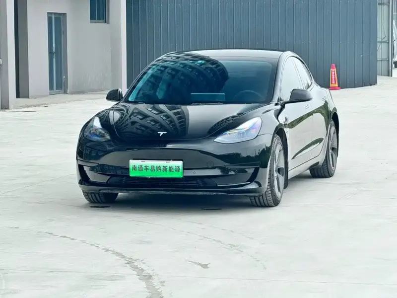 Tesla Model 3, 2022